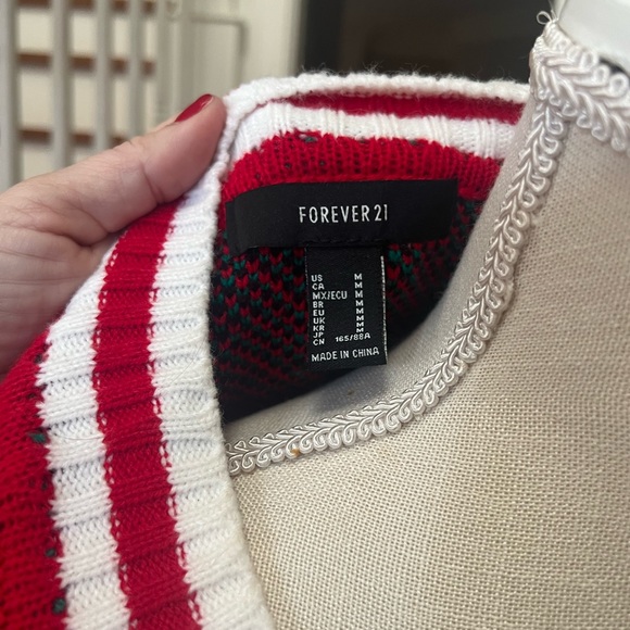 Ugly Sweater Christmas Sweater. V-neck with pockets. Size M - Picture 3 of 4